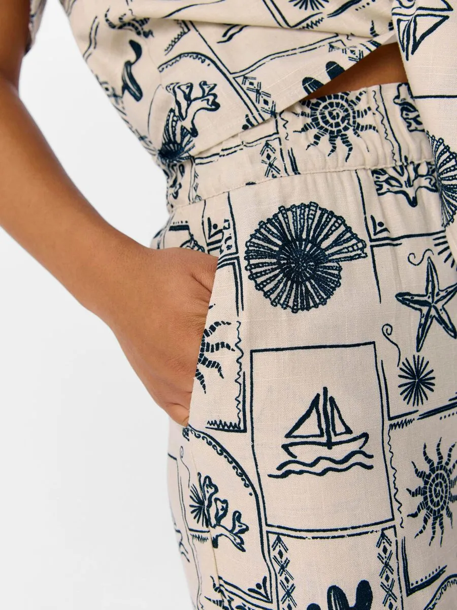 Ember Printed Shorts (Sandshell/Sky Captain)