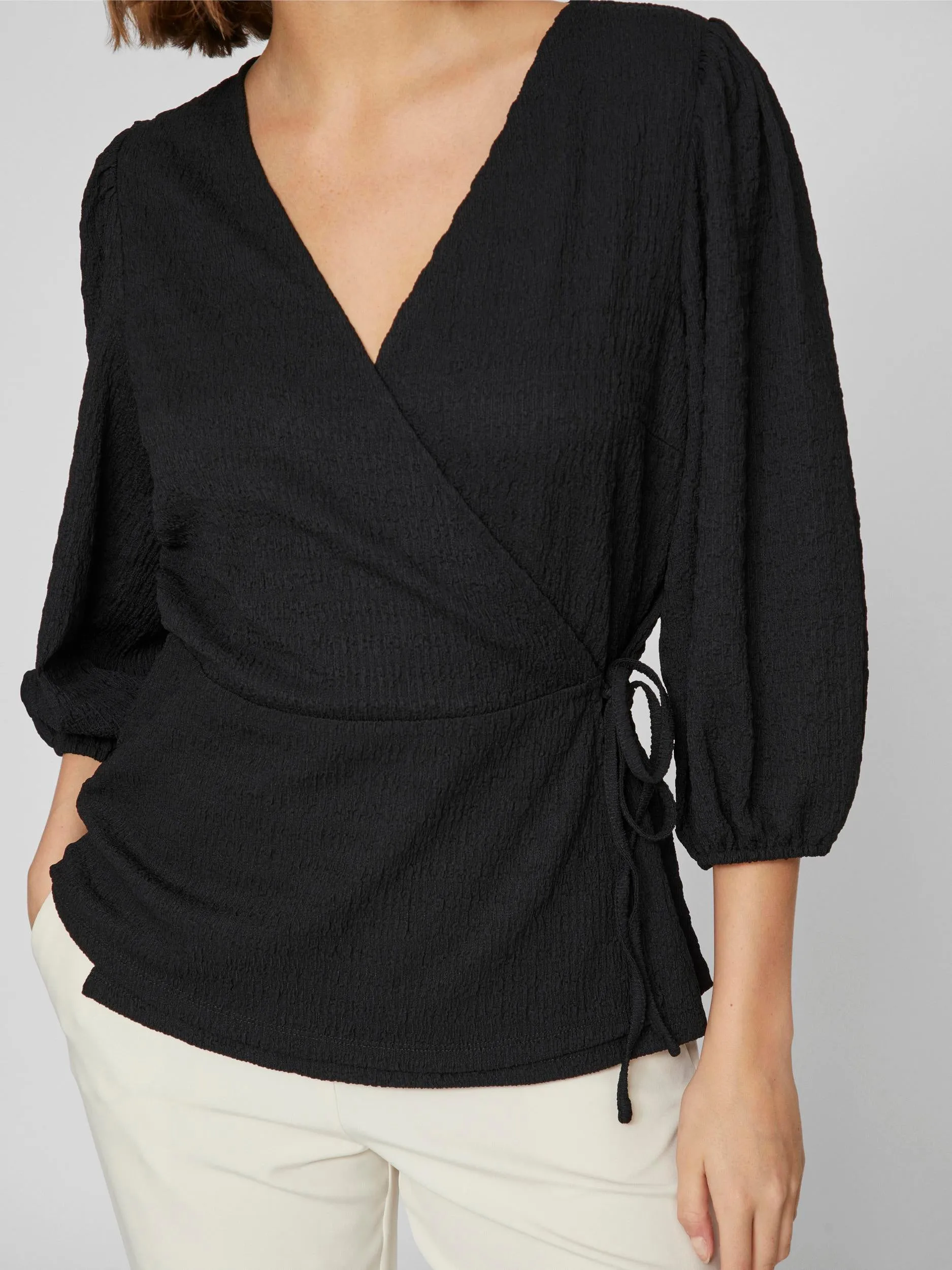 LYNN 3/4 WRAP TOP (BLACK)